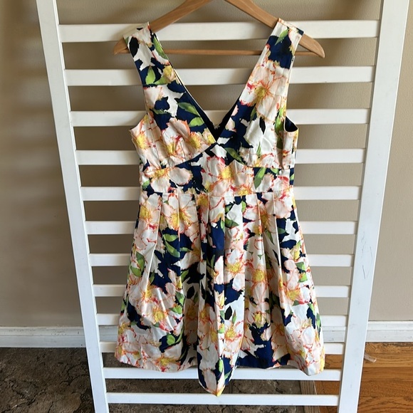 J. Crew Dresses & Skirts - J. Crew Floral Pleated V-Neck Sleeveless Fit & Flare A-Line Dress Size 2